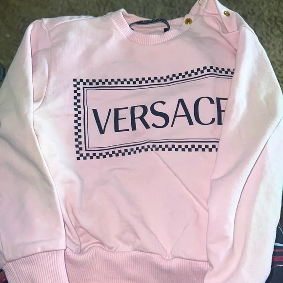 Pink sweater - Picture 1 of 2